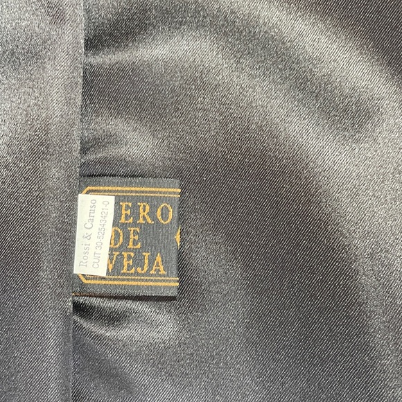 ROSSI & CARUSO LEATHER BLAZER
Size M 
Like New! - Picture 10 of 17